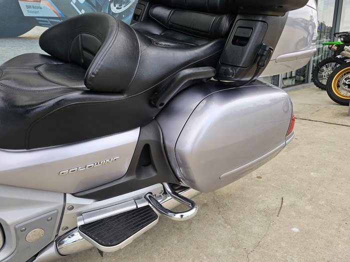 2010 Honda GL1800 (GL1800A) GOLDWING Silver