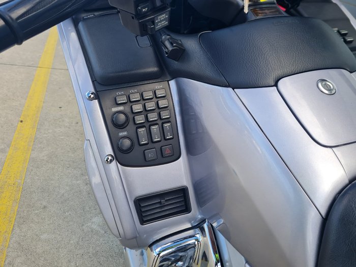 2010 Honda GL1800 (GL1800A) GOLDWING Silver