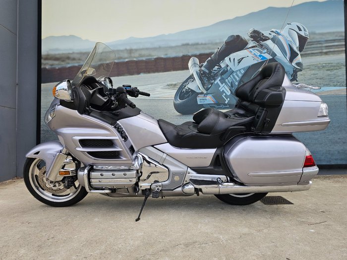 2010 Honda GL1800 (GL1800A) GOLDWING Silver