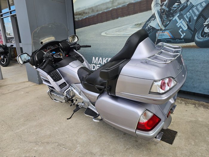 2010 Honda GL1800 (GL1800A) GOLDWING Silver