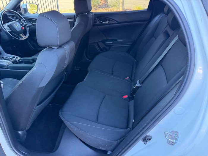2019 HONDA CIVIC VTi-S