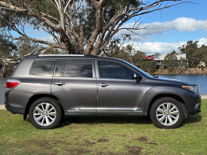 2013 Toyota Kluger Grande