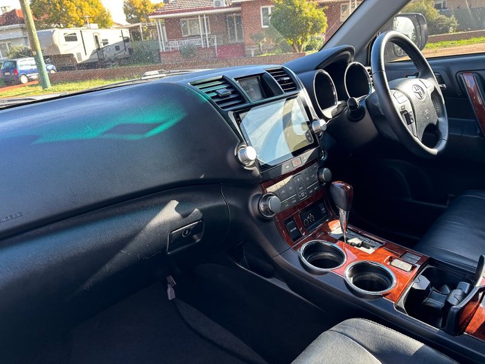 2013 Toyota Kluger Grande
