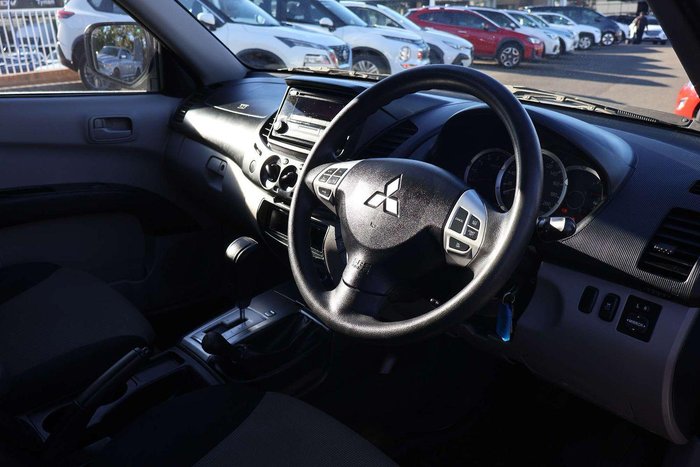 2015 Mitsubishi Triton GLX