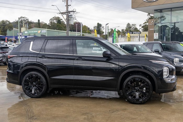 2026 Mitsubishi Outlander LS