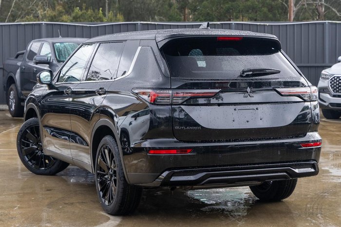 2026 Mitsubishi Outlander LS