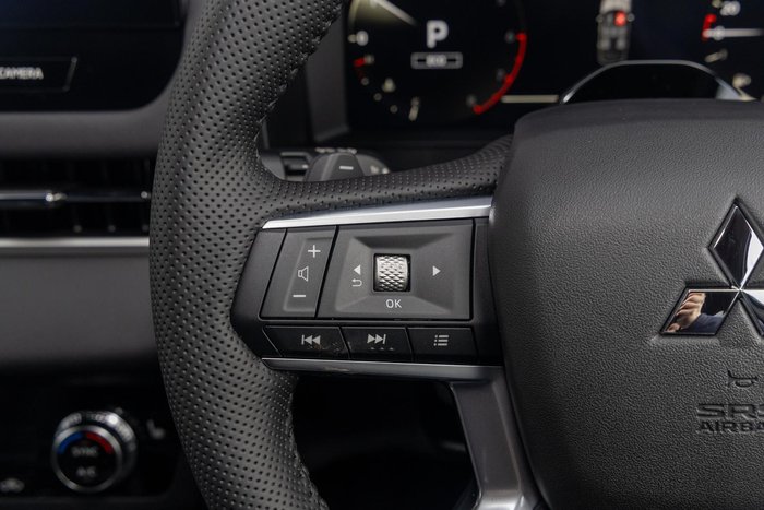 2026 Mitsubishi Outlander LS
