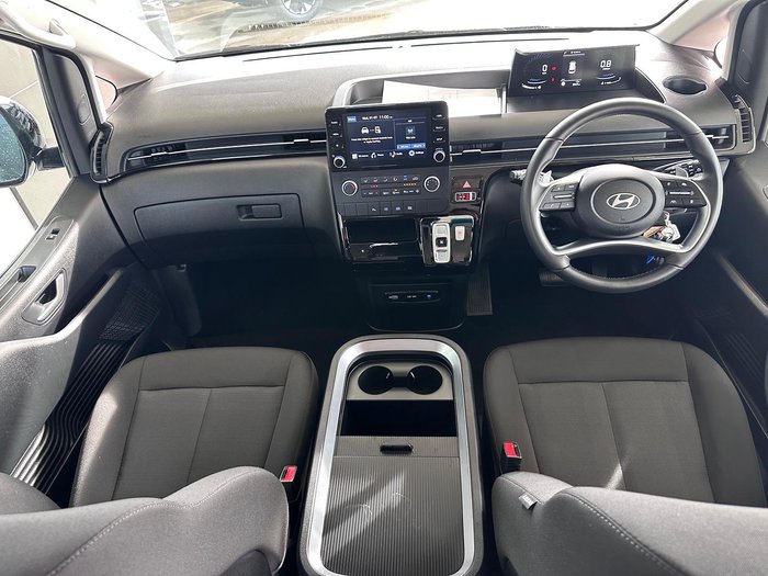 2025 Hyundai STARIA