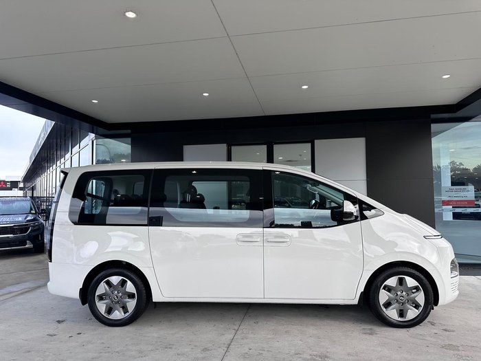 2025 Hyundai STARIA