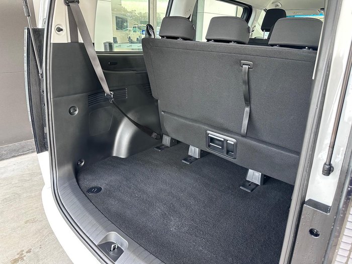 2025 Hyundai STARIA
