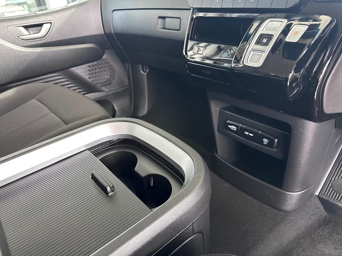 2025 Hyundai STARIA
