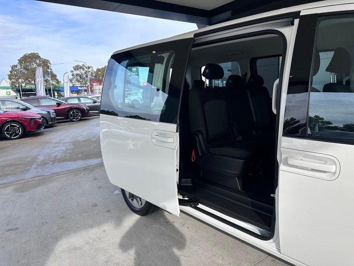 2025 Hyundai STARIA