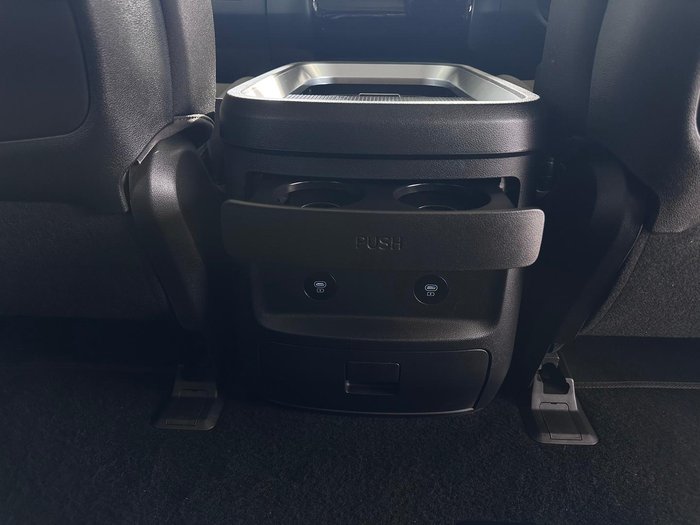 2025 Hyundai STARIA