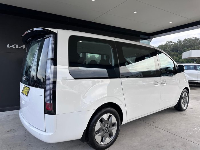 2025 Hyundai STARIA