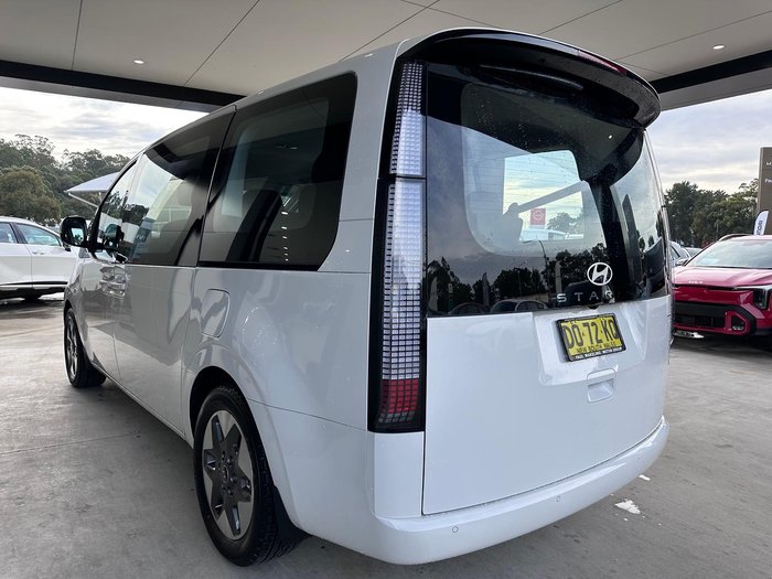2025 Hyundai STARIA