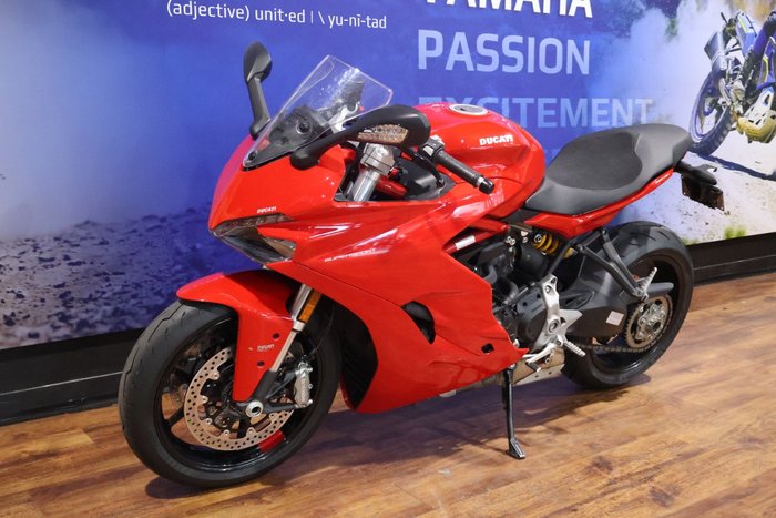 2017 Ducati SUPERSPORT Red