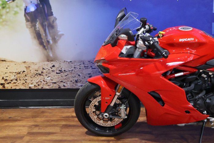 2017 Ducati SUPERSPORT Red