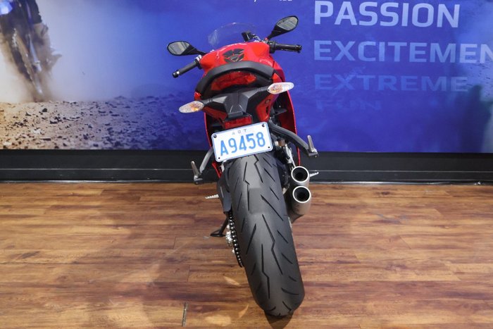 2017 Ducati SUPERSPORT Red