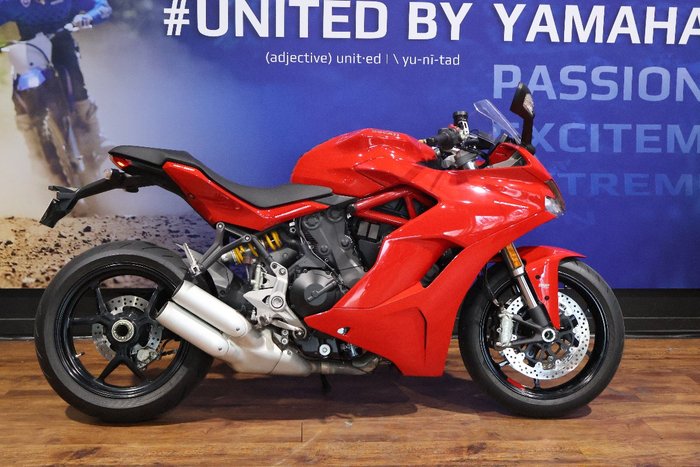 2017 Ducati SUPERSPORT Red