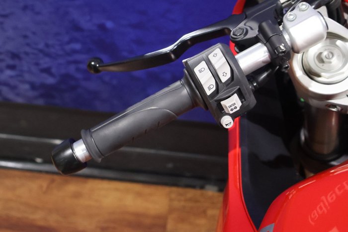2017 Ducati SUPERSPORT Red