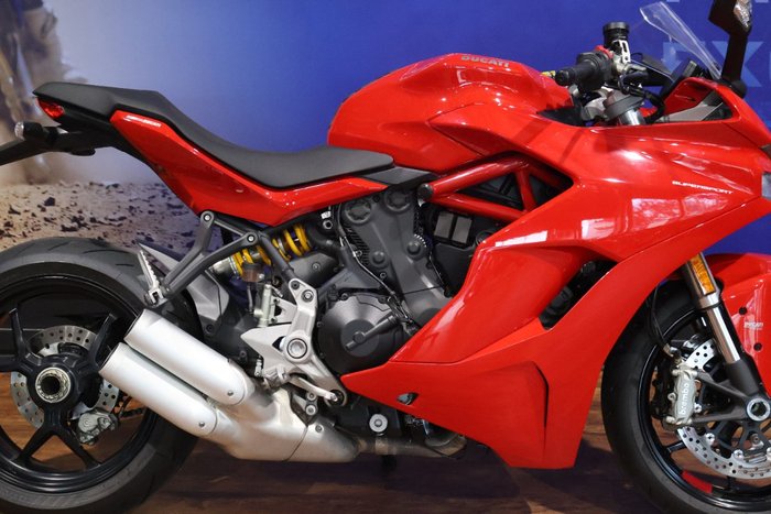 2017 Ducati SUPERSPORT Red