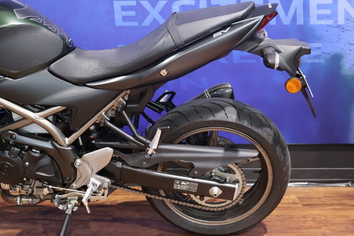 2025 Suzuki SV650 GREEN/BLACK