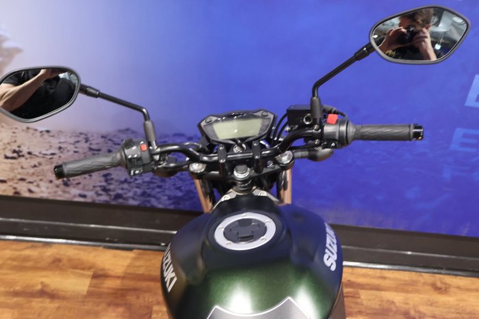 2025 Suzuki SV650 GREEN/BLACK
