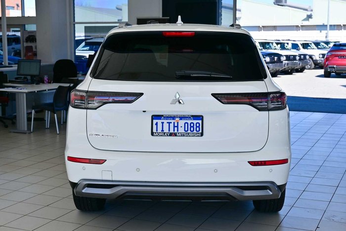 2025 Mitsubishi Outlander LS