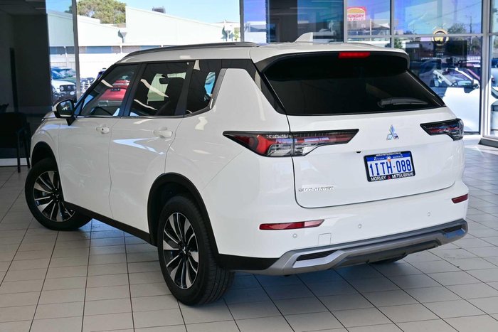 2025 Mitsubishi Outlander LS