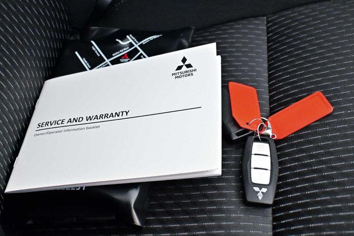 2025 Mitsubishi Outlander LS