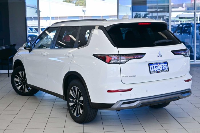 2025 Mitsubishi Outlander LS