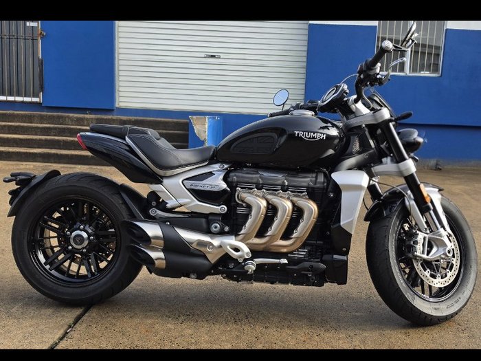 2022 TRIUMPH ROCKET 3 R Black
