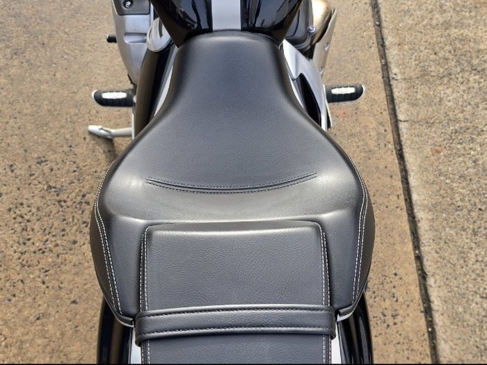 2022 TRIUMPH ROCKET 3 R Black