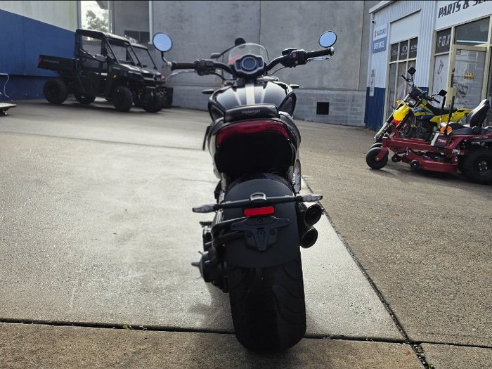 2022 TRIUMPH ROCKET 3 R Black