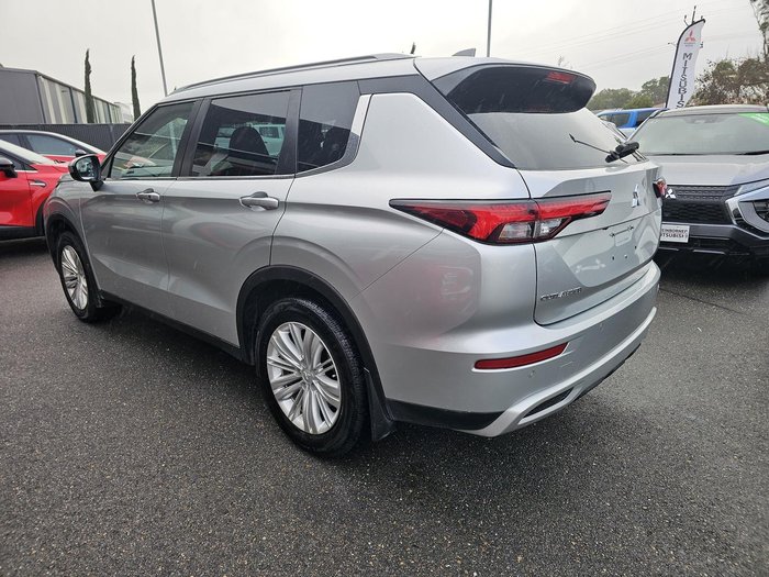 2023 Mitsubishi Outlander LS
