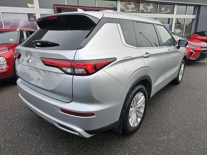 2023 Mitsubishi Outlander LS