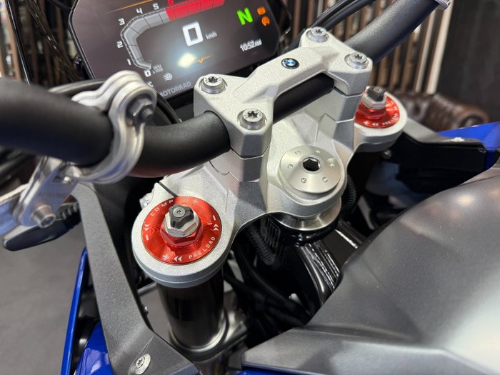 2026 BMW Motorrad F 900 GS ENDURO Racing blue metallic matt / Light white. (14-10)