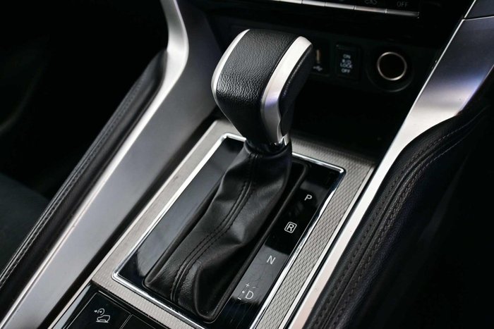 2024 Mitsubishi Pajero Sport GLS