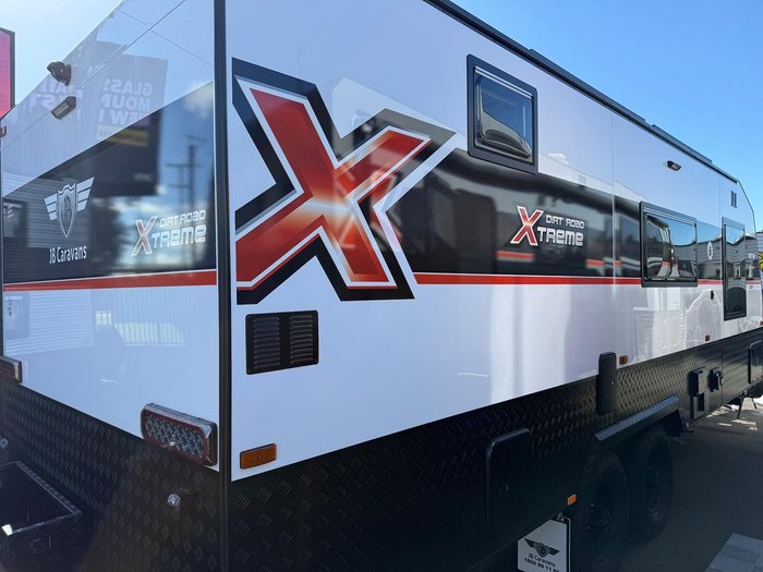 2026 JB Caravans Dirt Road Xteme 22'Fd Corner Shower