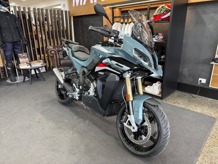 2026 BMW Motorrad S 1000 XR SPORT N4V Sage Green Metallic