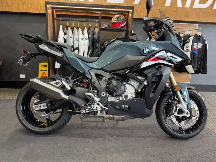 2026 BMW Motorrad S 1000 XR SPORT N4V Sage Green Metallic