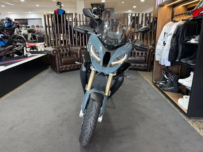2026 BMW Motorrad S 1000 XR SPORT N4V Sage Green Metallic