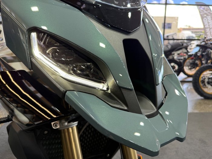 2026 BMW Motorrad S 1000 XR SPORT N4V Sage Green Metallic