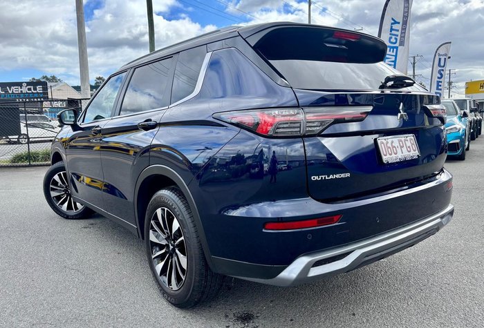 2025 Mitsubishi Outlander LS