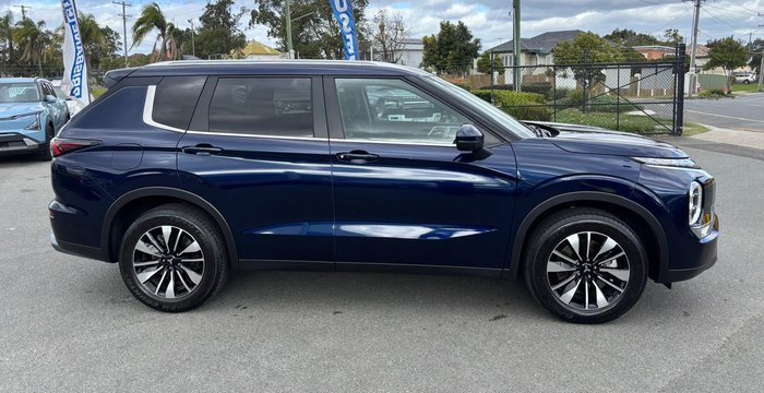 2025 Mitsubishi Outlander LS