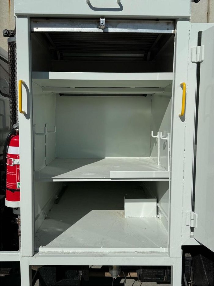 2007 Isuzu N Series NPR 400