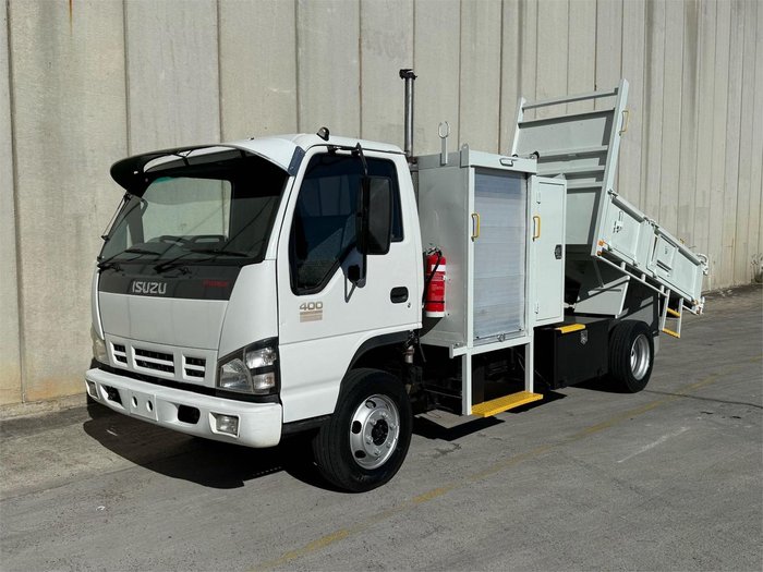 2007 Isuzu N Series NPR 400