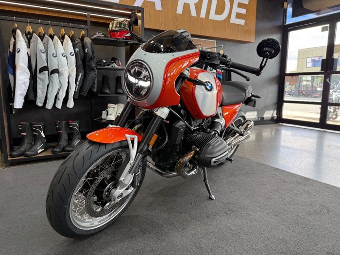 2026 BMW Motorrad 2026 BMW 1170CC R 12 S Road Lava orange metallic. (07-07)
