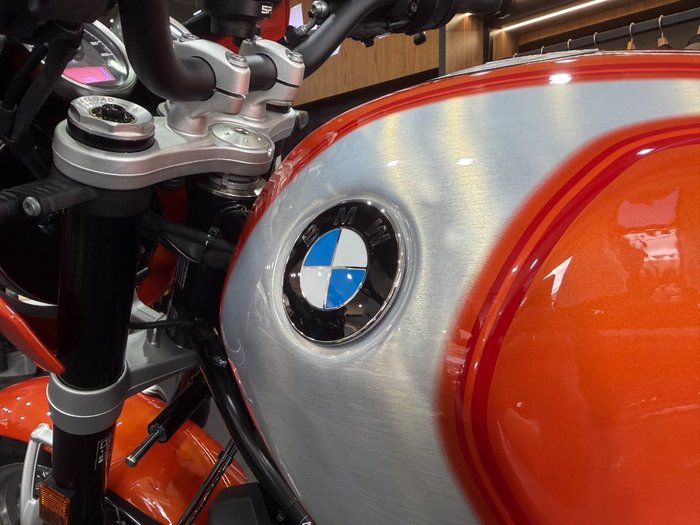 2026 BMW Motorrad 2026 BMW 1170CC R 12 S Road Lava orange metallic. (07-07)