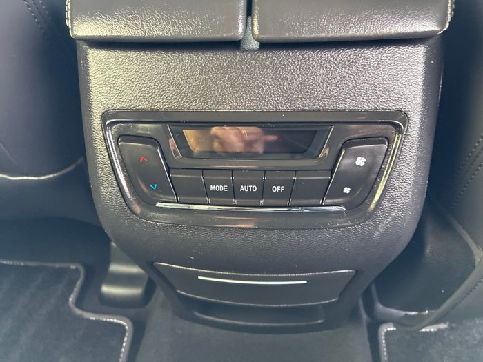 2022 LDV D90 Executive
